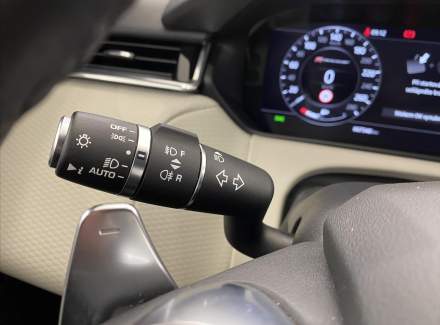 Land Rover - Range Rover Velar