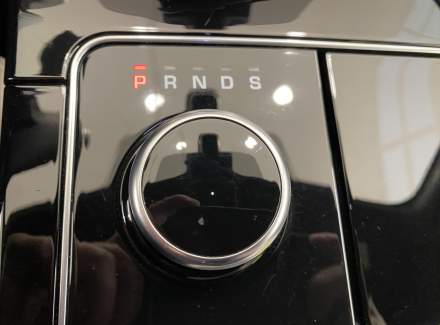 Land Rover - Range Rover Velar