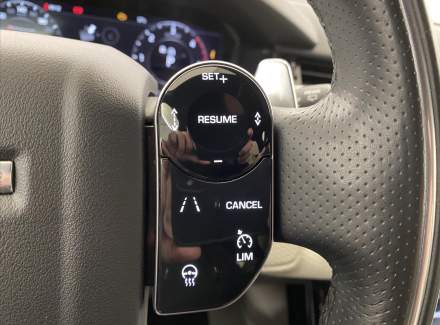 Land Rover - Range Rover Velar