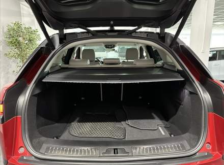 Land Rover - Range Rover Velar