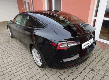 Tesla - Model 3