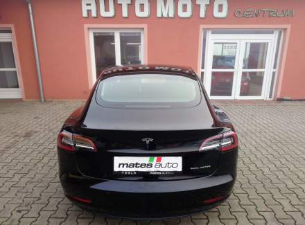 Tesla - Model 3