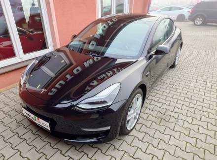 Tesla - Model 3