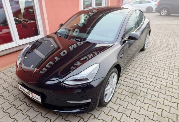 Tesla - Model 3