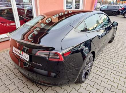 Tesla - Model 3