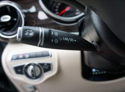 Mercedes-Benz - V-class