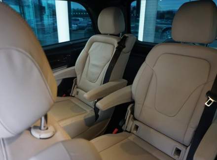 Mercedes-Benz - V-class