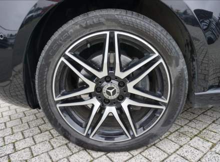 Mercedes-Benz - V-class