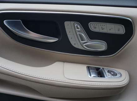 Mercedes-Benz - V-class