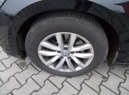 Volkswagen - Passat