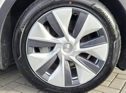 Tesla - Model Y