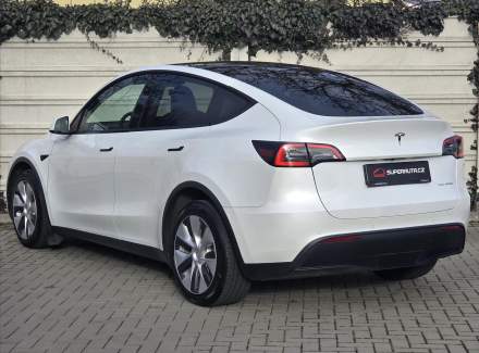 Tesla - Model Y