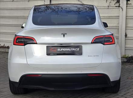 Tesla - Model Y
