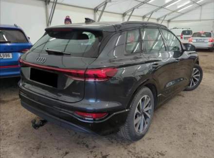 Audi - Q6 e-tron