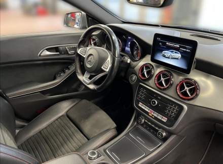 Mercedes-Benz - CLA