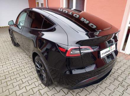 Tesla - Model Y