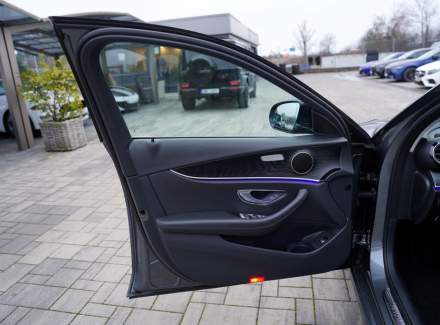 Mercedes-Benz - E-class