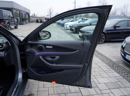 Mercedes-Benz - E-class