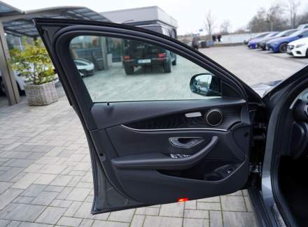 Mercedes-Benz - E-class