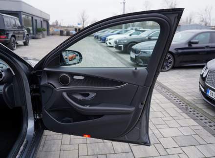 Mercedes-Benz - E-class