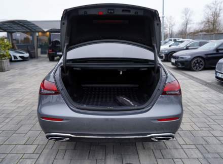 Mercedes-Benz - E-class