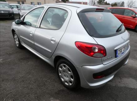 Peugeot - 206