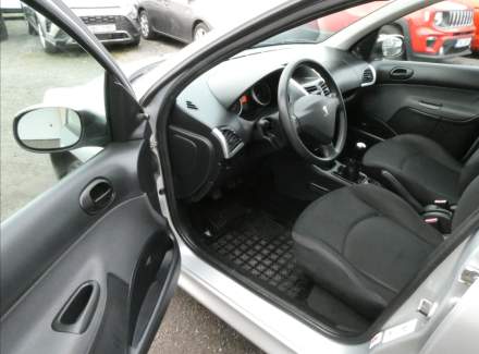 Peugeot - 206