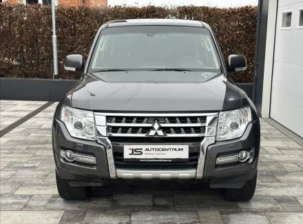 Mitsubishi - Pajero