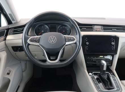 Volkswagen - Passat