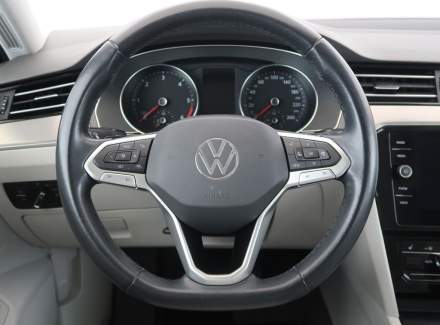 Volkswagen - Passat