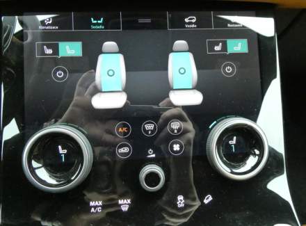 Land Rover - Range Rover Velar