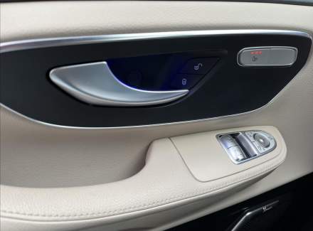 Mercedes-Benz - V-class