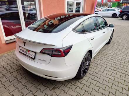 Tesla - Model 3