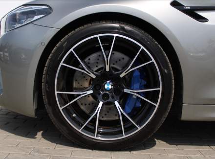 BMW - M5