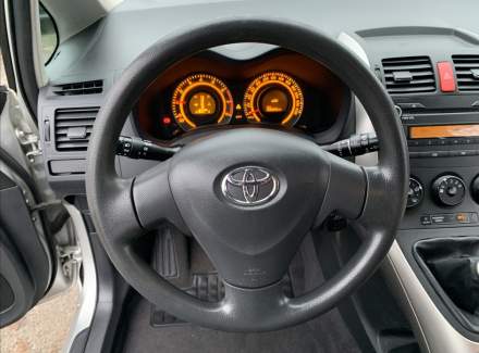 Toyota - Auris