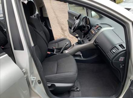 Toyota - Auris