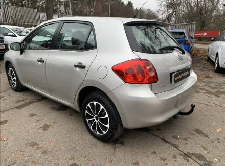 Toyota - Auris