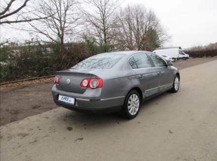 Volkswagen - Passat
