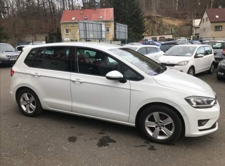 Volkswagen - Golf