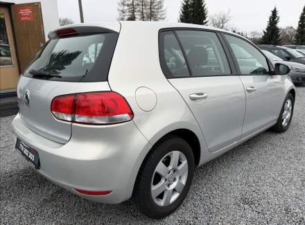 Volkswagen - Golf