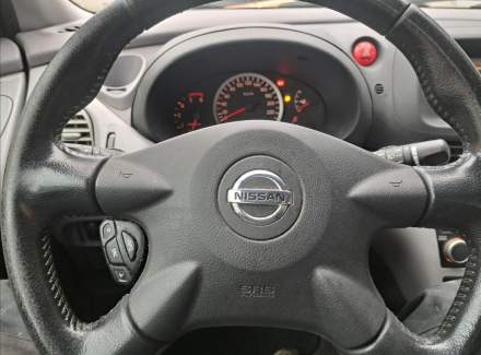 Nissan - Almera