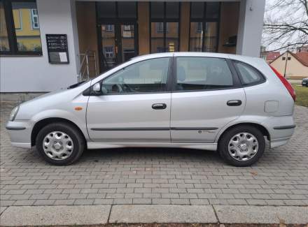 Nissan - Almera