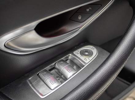 Mercedes-Benz - E-class