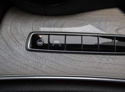 Mercedes-Benz - E-class