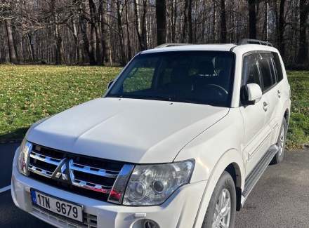 Mitsubishi - Pajero