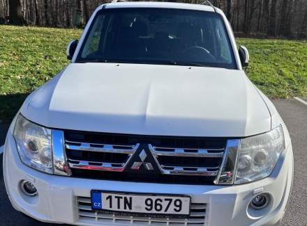 Mitsubishi - Pajero