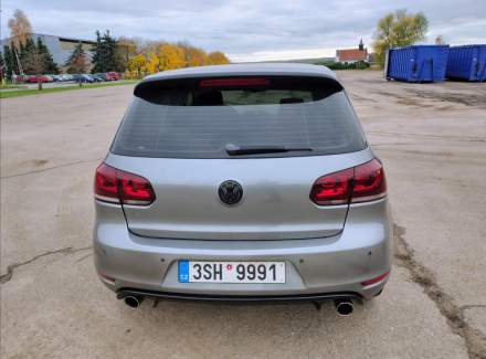 Volkswagen - Golf