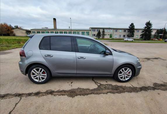 Volkswagen - Golf