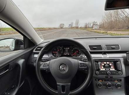 Volkswagen - Passat