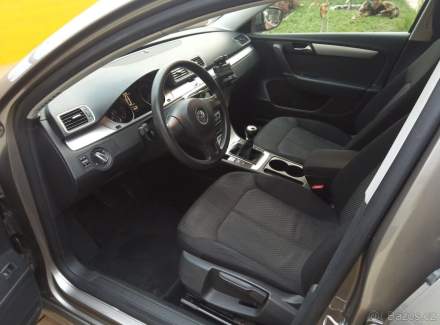 Volkswagen - Passat